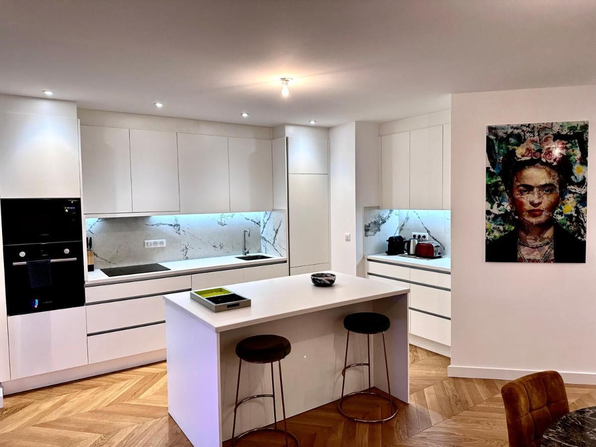 Bel Appartement Avec Parking Au Coeur De Reims Exteriör bild